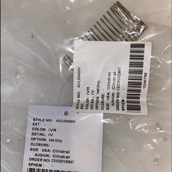 COPY - Ivory Wedding Veil with Pearls - Picture 11 of 11